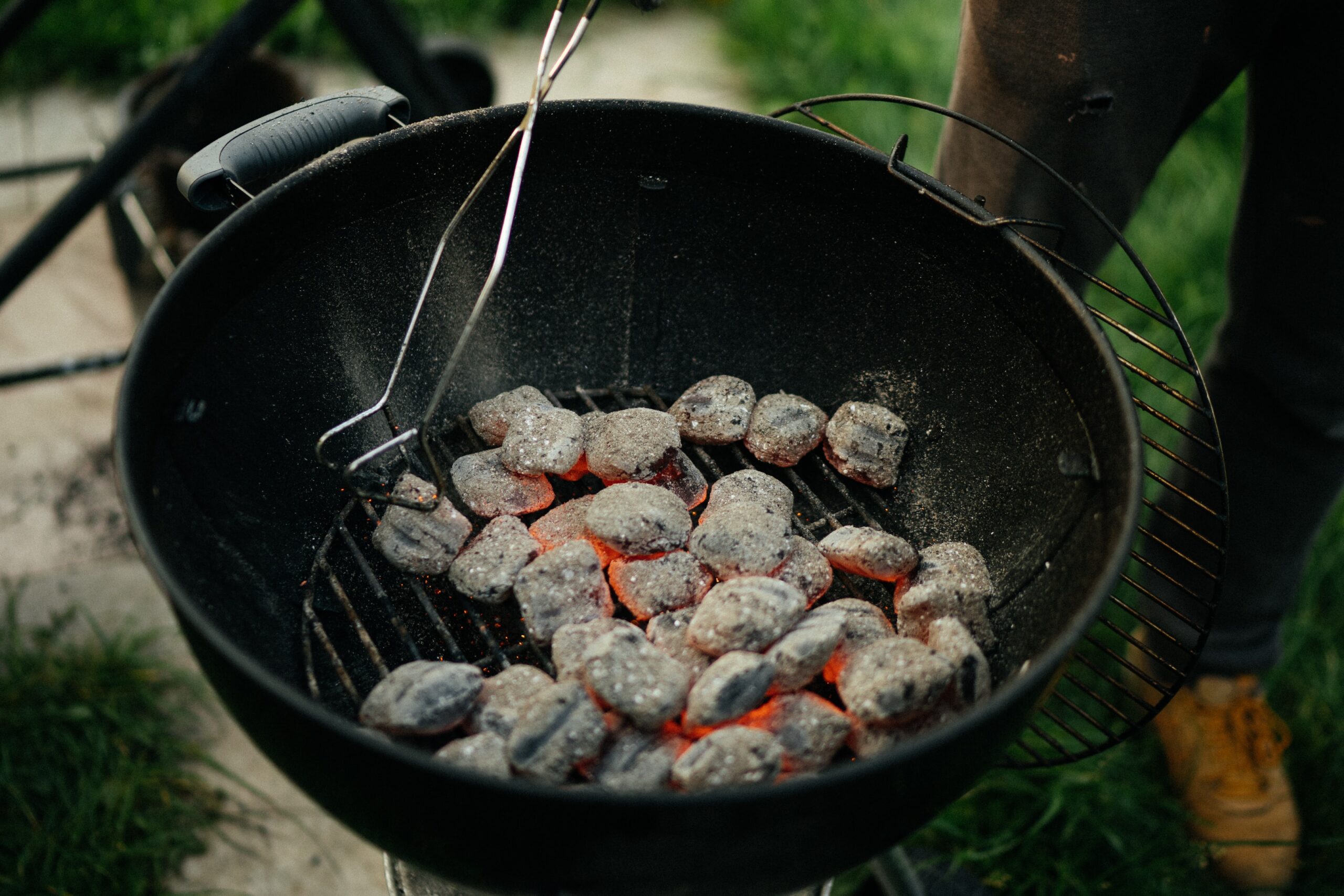 Best Fuel for BBQ: Why Lump Charcoal Is the Ultimate Choice